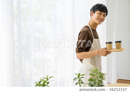 咖啡館職員男士 56252337