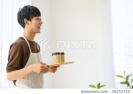 咖啡館職員男士 56252359