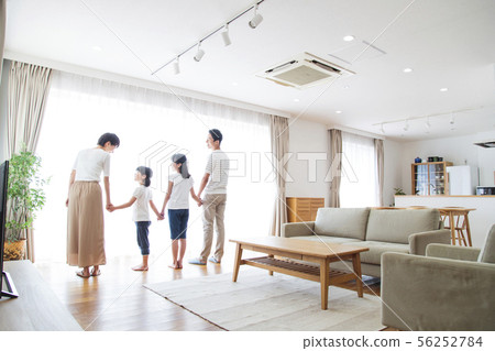 家庭父母和孩子家庭女孩 家庭父母和孩子家庭女孩 56252784