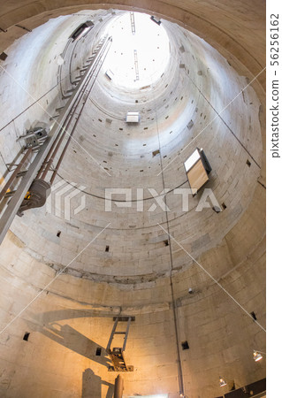 Leaning tower of Pisa 56256162