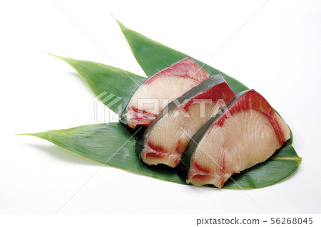 Yellowtail fillet 17 (with pass) Yellowtail fillet 17 (with pass) 56268045