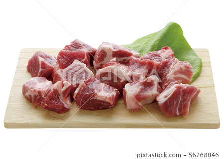 Pig shoulder loin cutting 05 (with pass) Pig shoulder loin cutting 05 (with pass) 56268046