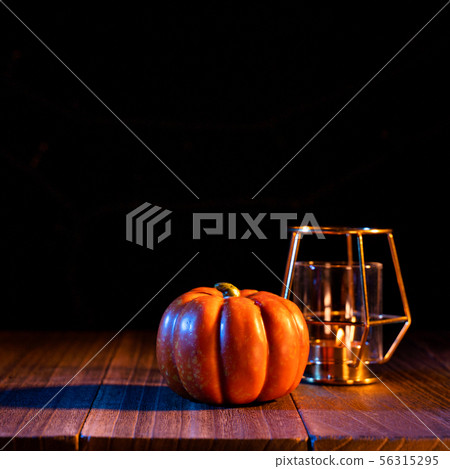 萬聖節 南瓜 燈籠 黑色 背景 Halloween pumpkin lantern ハロウィン 56315295