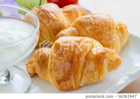 Mini croissant Mini croissant 56363947