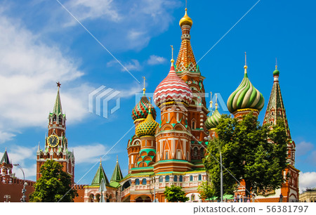 St. Basil's Cathedral in Moscow, an old cathedral St. Basil's Cathedral in Moscow, an old cathedral 56381797