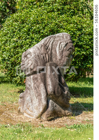 Monkey stone 56384606