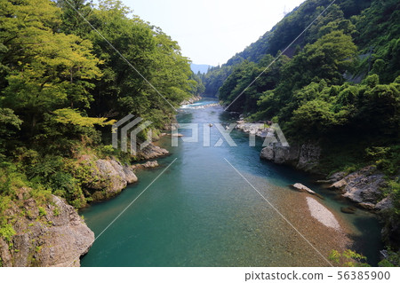 Tarumi Railway Tarumi Line ・"Neo River and the back bridge" from the Kanayama Bridge near Nabehara Station [Motosu City, Gifu Prefecture] 56385900
