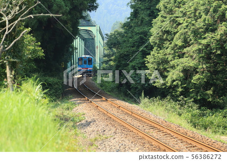 Tarumi鐵路Tarumi線，在Nabehara站附近，到4號新河大橋[Honsu City，Gifu Prefecture] 56386272