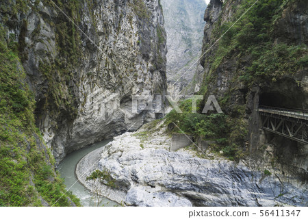 太魯閣國家公園鬼斧神工的大理岩峽谷景觀 56411347