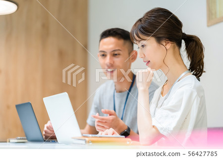 Business image Male employee Female employee Business image Male employee Female employee 56427785