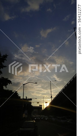 一點觸摸在路上 56432277