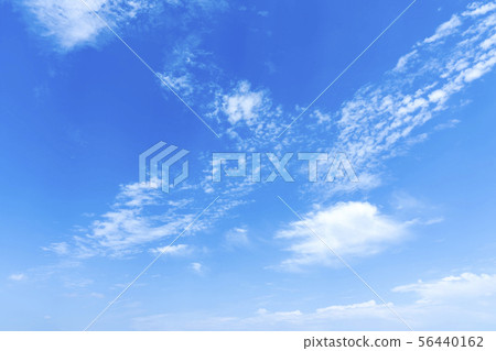 藍天天空雲彩夏天天空背景材料7月拷貝空間 56440162