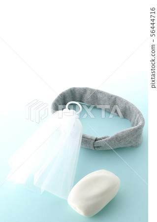 Washing face 56444716