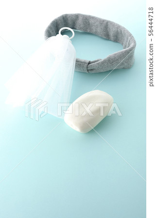 Washing face 56444718