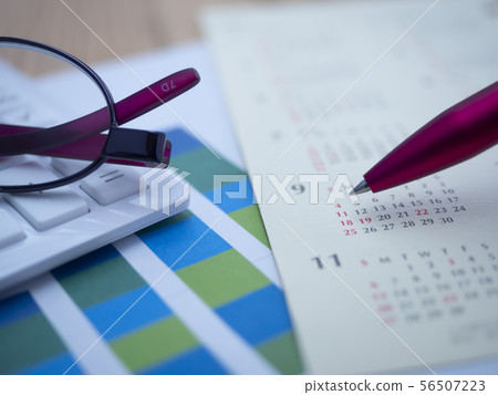 商業形象·圖·日曆·眼鏡·女性 商業形象·圖·日曆·眼鏡·女性 56507223