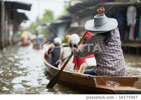 Damnoen Saduak Floating Market Rowing Boat 56575907