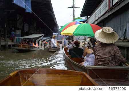 Damnoen Saduak Floating Market Rowing Boat 56575908