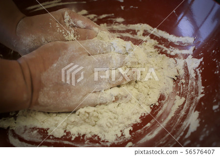 蕎麥麵 - 水包裝 - 蕎麥麵 - 水包裝 - 56576407