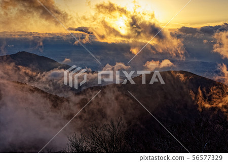 Sunrise and Omotone seen from Tanzawa and Tonotake 56577329