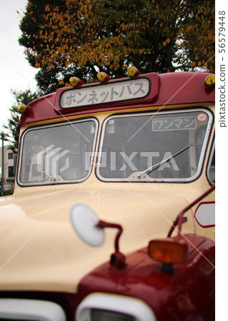 Bonnet bus Bonnet bus 56579448