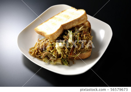 Yakisoba麵包 56579673