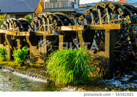 Asakura Triple watermill mural in operation, evening view [Asakura City, Fukuoka Prefecture] 56582081