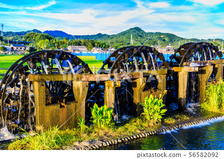 Asakura Triple watermill mural in operation, evening view [Asakura City, Fukuoka Prefecture] 56582092