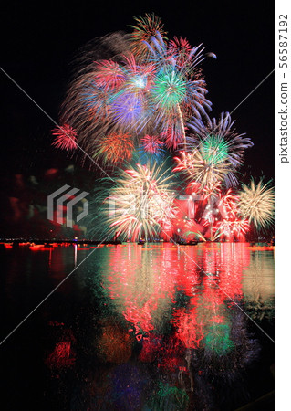 Miyazu lantern sink fireworks festival 56587192