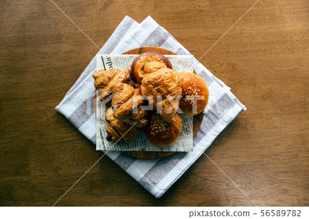 Bread croissant 56589782