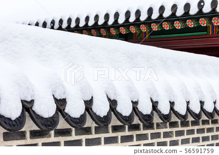 Changdeokgung Palace snow scene 56591759