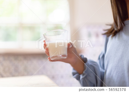 milk, girl, young girl 56592378