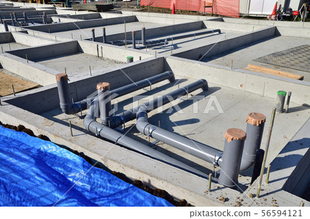 在建建築物的地下管道 56594121