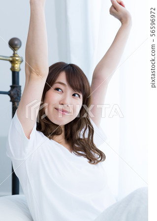 Beauty image (young woman 56596972