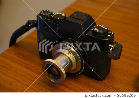 Old lens and mirrorless interchangeable-lens camera Old lens and mirrorless interchangeable-lens camera 56599209