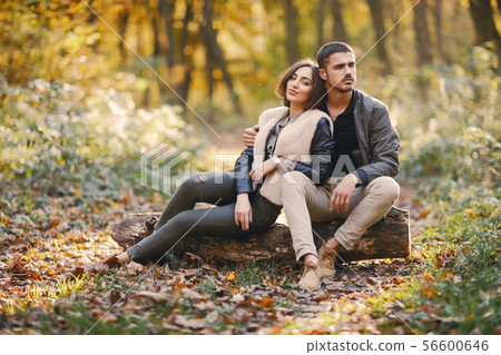 couple in the park 56600646
