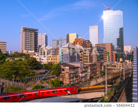 日本東京都市風景，東京地鐵丸之內線新車景（右邊的御茶水站） 56604432