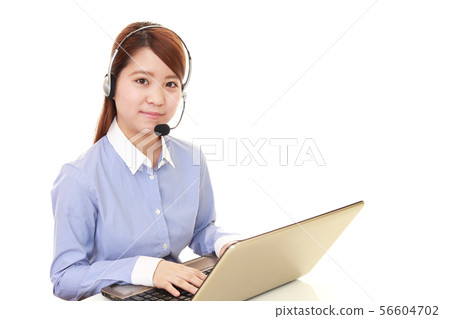 一個微笑的操作員 一個微笑的操作員 56604702