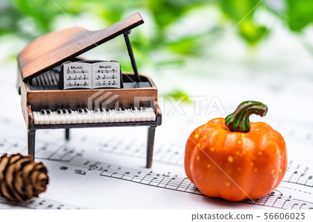 Grand piano [Halloween indoor studio shot] 56606025