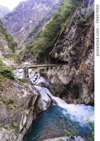 太魯閣國家公園鬼斧神工的大理岩峽谷景觀 56607660