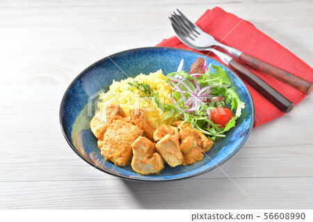 Homemade tandoori chicken (chicken fillet, chicken breast, breast, spices (paprika, etc.) + yogurt). 56608990