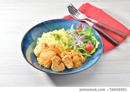 Homemade tandoori chicken (chicken fillet, chicken breast, breast, spices (paprika, etc.) + yogurt). 56608991