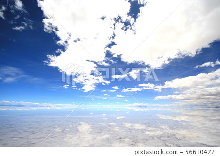 Uyuni salt lake   56610472