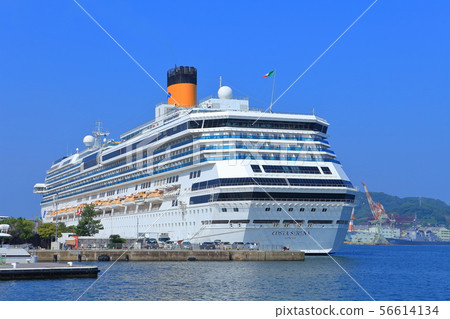 [Nagasaki Prefecture] A luxury cruise ship calling at Nagasaki Port 56614134