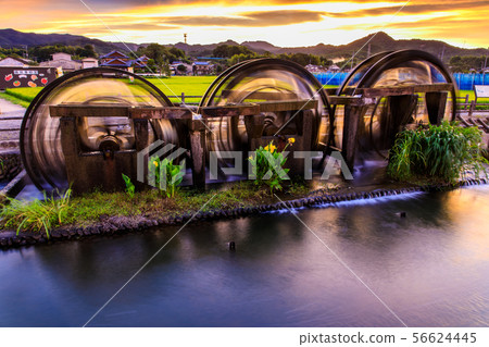 黎明前的朝倉三重水車大型壁畫[福岡縣朝倉市] 56624445