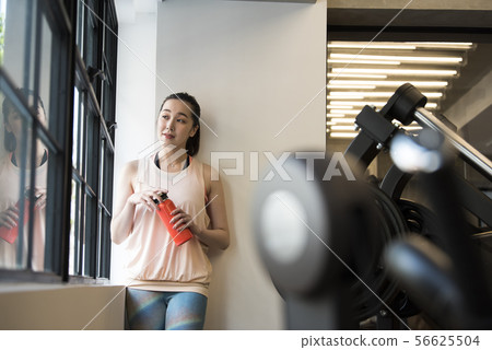 Portrait of a training woman 56625504