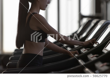 treadmill, treadmills, a treadmill 56625770