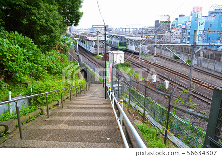 在Arakawa-ku的Nishi-Nippori車站旁邊的日暮裡懸崖線Jizo-zaka樓梯 56634307