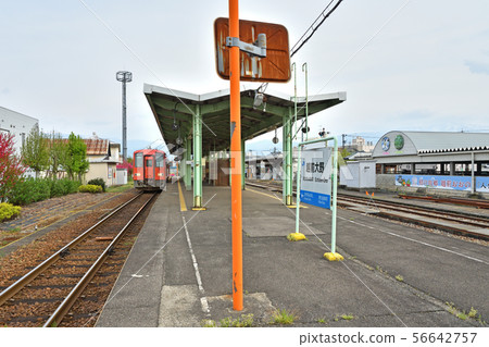 Rail / JR West: Echikita North Line (Kuzuryu Line) Echizen-Ono Station Home 56642757
