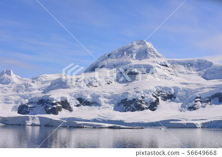 Superb view of the Antarctic Peninsula Superb view of the Antarctic Peninsula 56649668