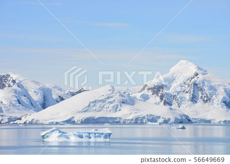 Superb view of the Antarctic Peninsula 56649669